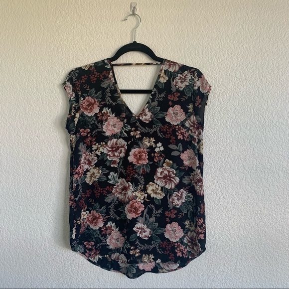 Halogen Black Floral Print Cap Sleeve V Neck Blouse - Picture 2 of 4